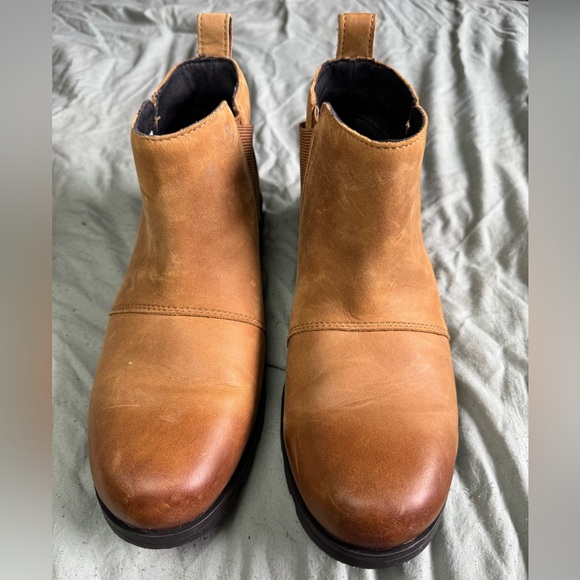 Sorel Women's Emelie Chelsea Boot Light and HeavyRain Waterproof Camel Brown 9.5 - Picture 2 of 8